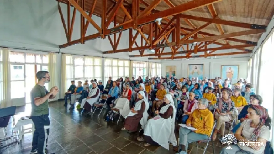 Acupuntura em Movimento: Práticas de Artes Corporais Orientais na Comunidade-Luz Figueira